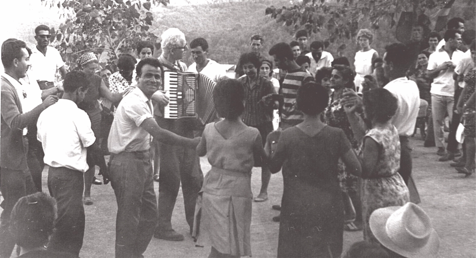 Wouter Swets performing in Greece (Henk Arends, 1965)
